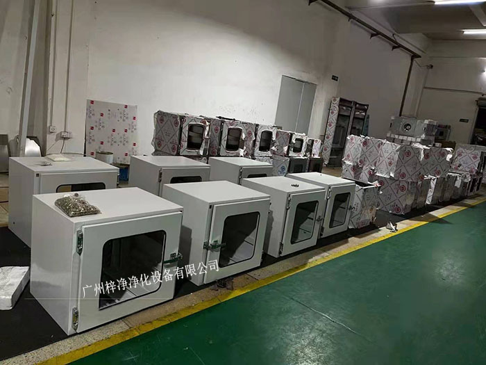 傳遞窗塵埃粒子計數(shù)器是用于檢測傳遞窗進出口塵埃粒子濃度的關鍵設備